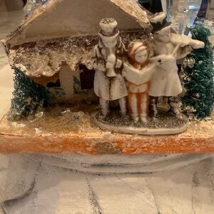 Putz Mica sugar snow house